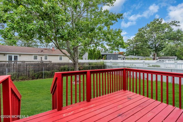 652 Berkeley Avenue, Beachwood, NJ 08722
