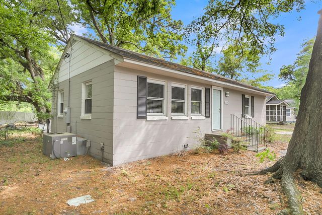 2334 Midland Park Road, North Charleston, SC 29406