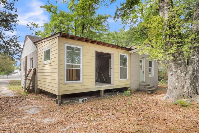 2334 Midland Park Road, North Charleston, SC 29406