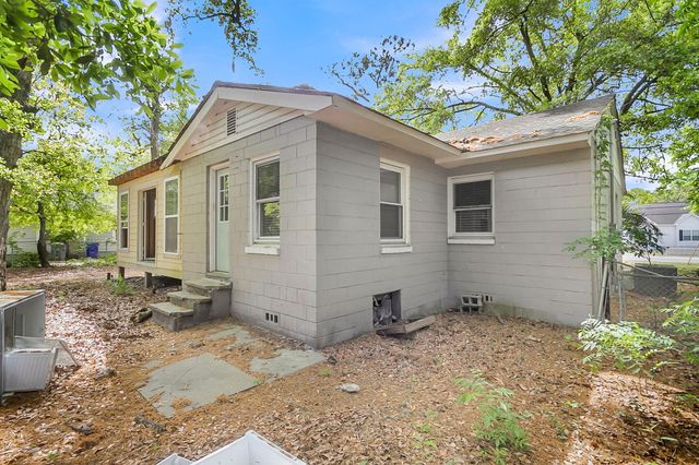 2334 Midland Park Road, North Charleston, SC 29406