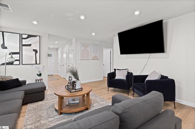 145 Davis Grove Lane, Piedmont, SC 29673