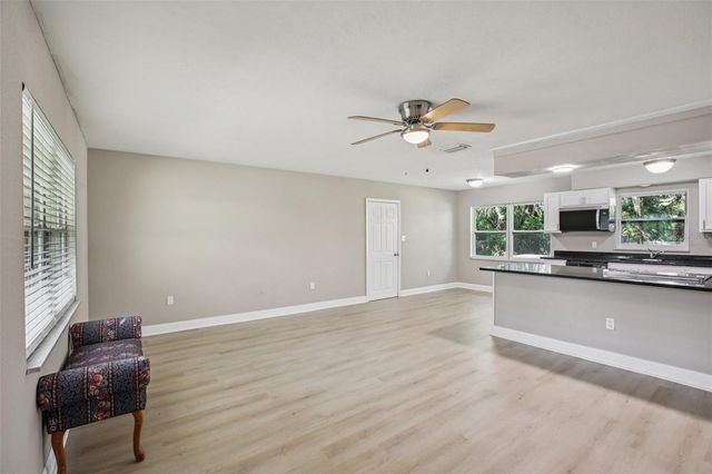 204 E SHELL POINT ROAD, Ruskin, FL 33570