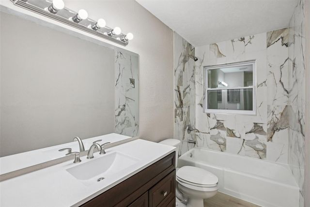 204 E SHELL POINT ROAD, Ruskin, FL 33570