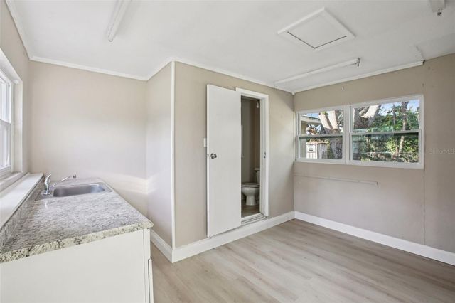 204 E SHELL POINT ROAD, Ruskin, FL 33570