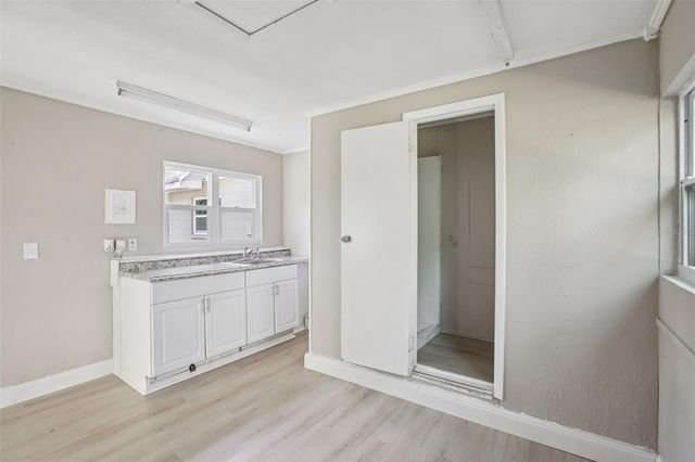 204 E SHELL POINT ROAD, Ruskin, FL 33570