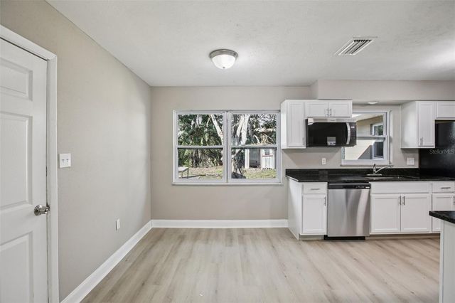 204 E SHELL POINT ROAD, Ruskin, FL 33570