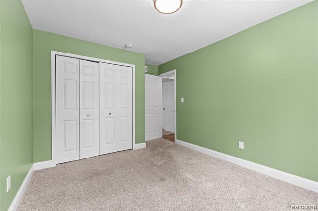 870 Alpine Drive, Brighton, MI 48116