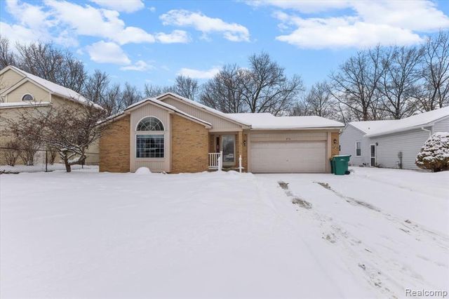 870 Alpine Drive, Brighton, MI 48116