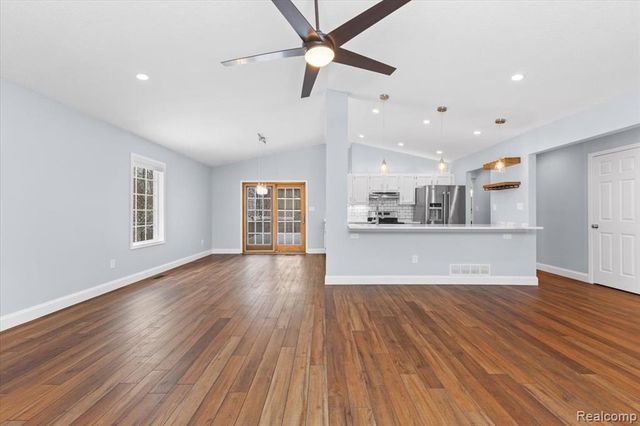 870 Alpine Drive, Brighton, MI 48116