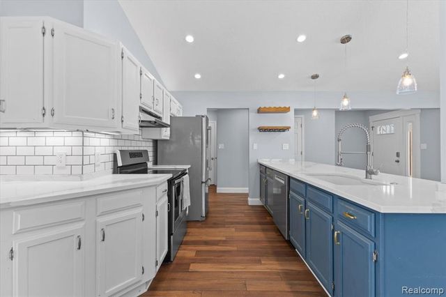 870 Alpine Drive, Brighton, MI 48116