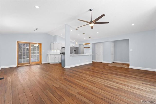 870 Alpine Drive, Brighton, MI 48116