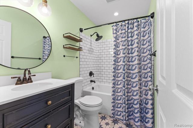 870 Alpine Drive, Brighton, MI 48116