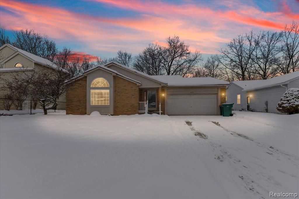 870 Alpine Drive, Brighton, MI 48116