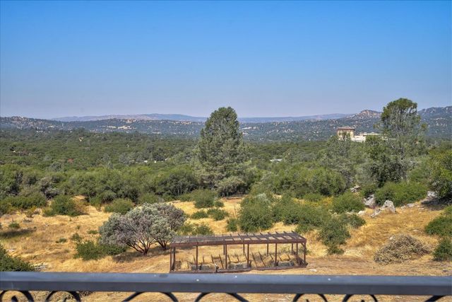 31364 Quartz Mountain Road, Coarsegold, CA 93614