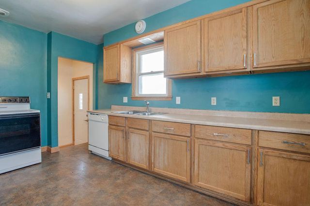 1105 11th Street S, Moorhead, MN 56560