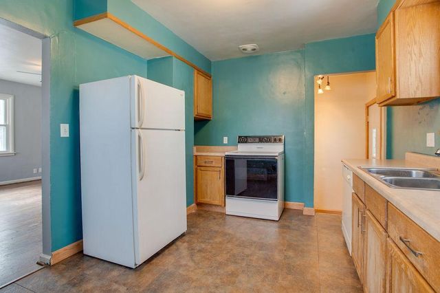 1105 11th Street S, Moorhead, MN 56560