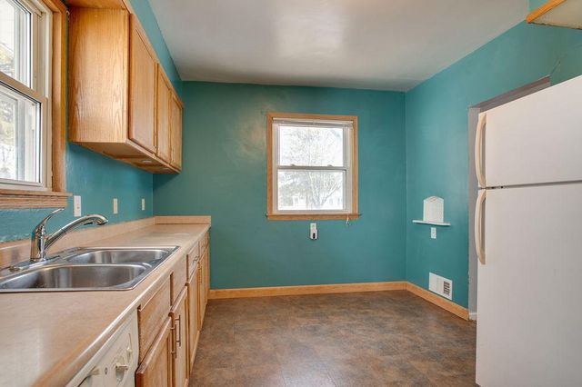 1105 11th Street S, Moorhead, MN 56560