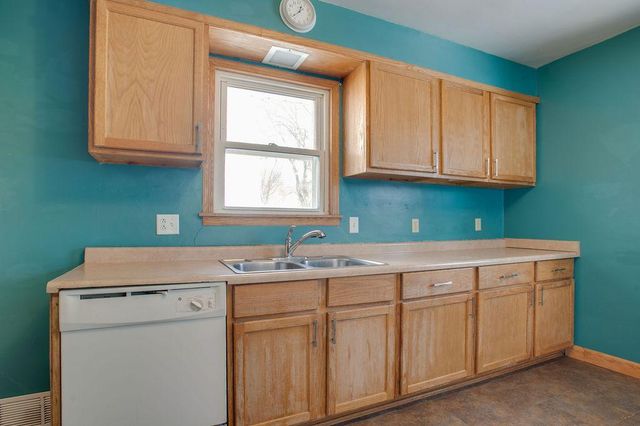 1105 11th Street S, Moorhead, MN 56560