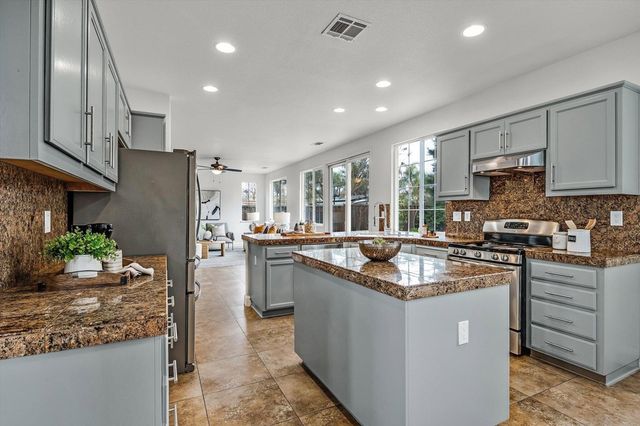 4726 Dandelion Loop, Tracy, CA 95377