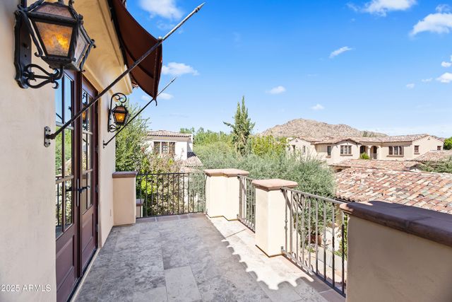 4949 E LINCOLN Drive 16, Paradise Valley, AZ 85253