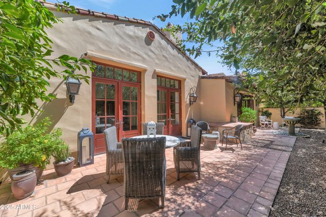 4949 E LINCOLN Drive 16, Paradise Valley, AZ 85253