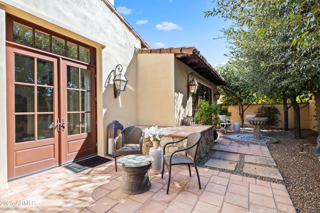 4949 E LINCOLN Drive 16, Paradise Valley, AZ 85253