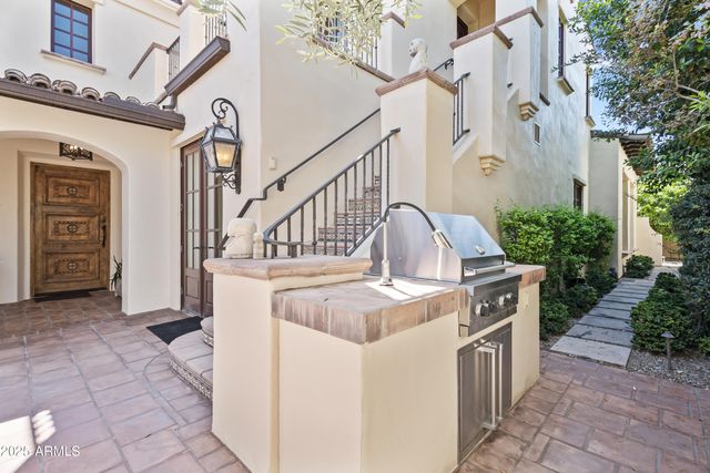 4949 E LINCOLN Drive 16, Paradise Valley, AZ 85253