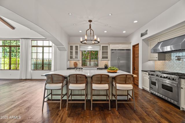 4949 E LINCOLN Drive 16, Paradise Valley, AZ 85253