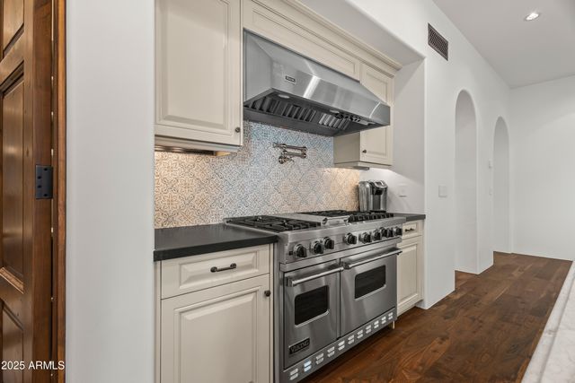 4949 E LINCOLN Drive 16, Paradise Valley, AZ 85253