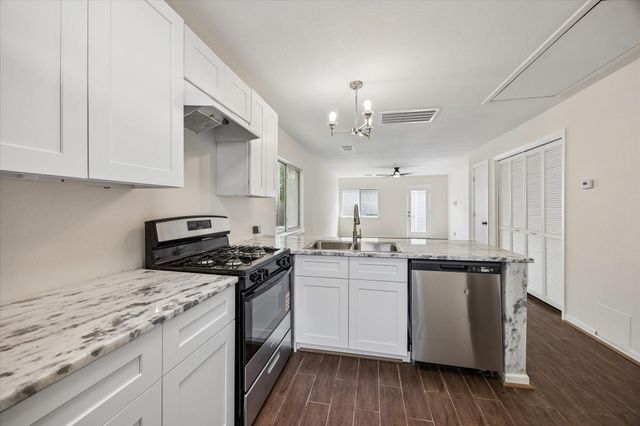 6106 Settlers Lake Circle E, Katy, TX 77449