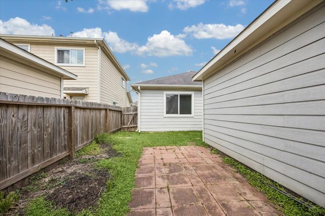 6106 Settlers Lake Circle E, Katy, TX 77449