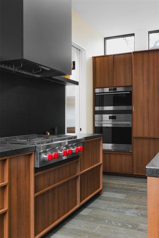 2407 W 10th ST, Austin, TX 78703