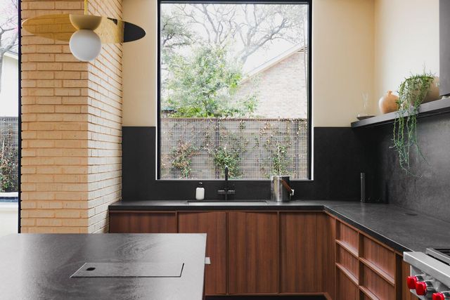 2407 W 10th ST, Austin, TX 78703