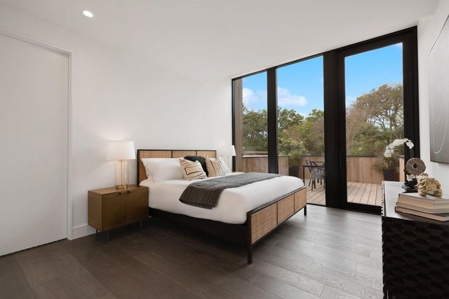 2407 W 10th ST, Austin, TX 78703