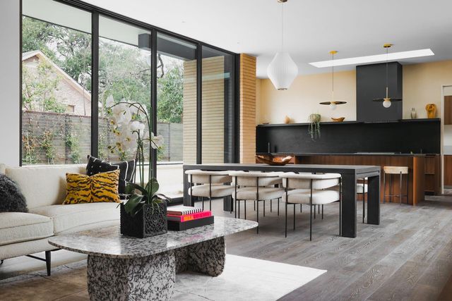 2407 W 10th ST, Austin, TX 78703