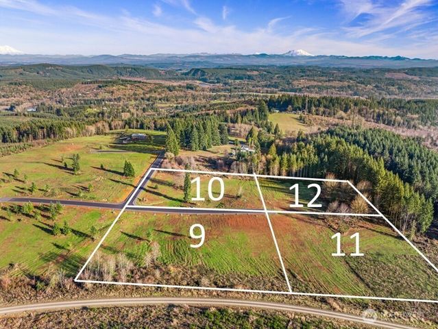 242 Suncrest Drive, Castle Rock, WA 98611