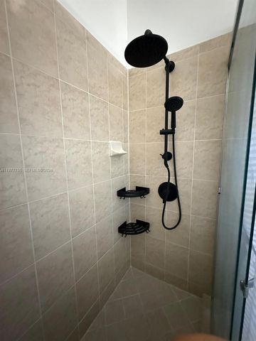 9207 SW 227th St 3, Cutler Bay, FL 33190