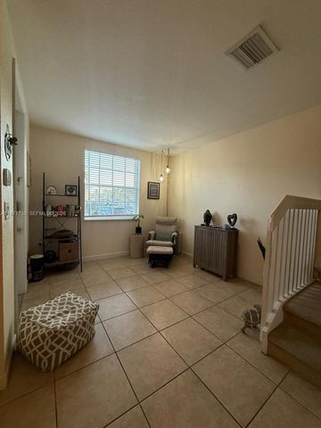 9207 SW 227th St 3, Cutler Bay, FL 33190