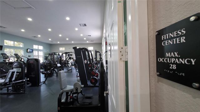 9207 SW 227th St 3, Cutler Bay, FL 33190