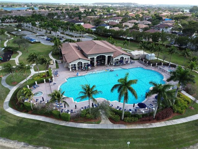 9207 SW 227th St 3, Cutler Bay, FL 33190