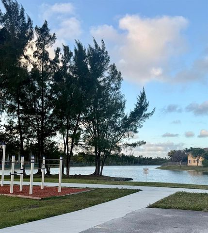 9207 SW 227th St 3, Cutler Bay, FL 33190