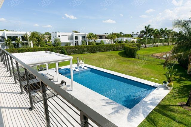 16550 Sunset Way, Weston, FL 33326