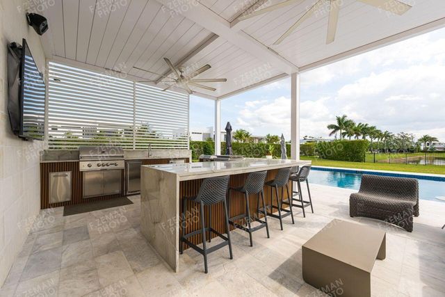 16550 Sunset Way, Weston, FL 33326
