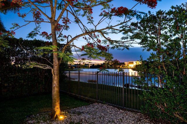 16550 Sunset Way, Weston, FL 33326