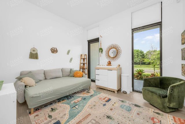16550 Sunset Way, Weston, FL 33326