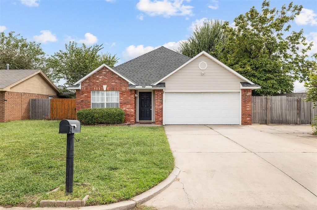 1024 NW 18th Street, Moore, OK 73160