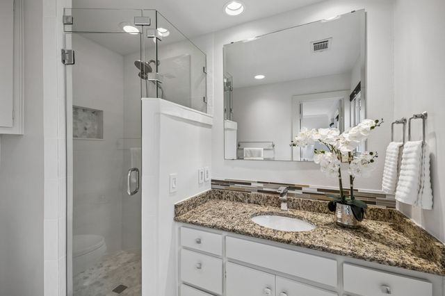 4242 Travis Street 111, Dallas, TX 75205