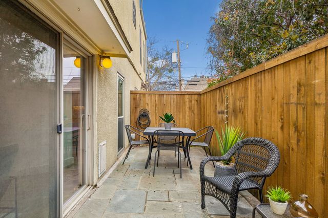 4242 Travis Street 111, Dallas, TX 75205