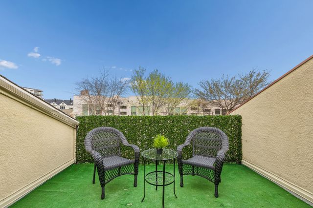 4242 Travis Street 111, Dallas, TX 75205