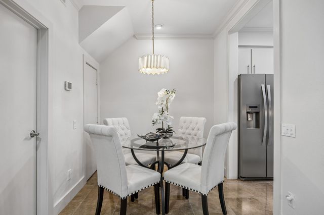 4242 Travis Street 111, Dallas, TX 75205